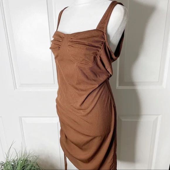 J.O.A side ruched bodycon dress (L) - Picture 7 of 14